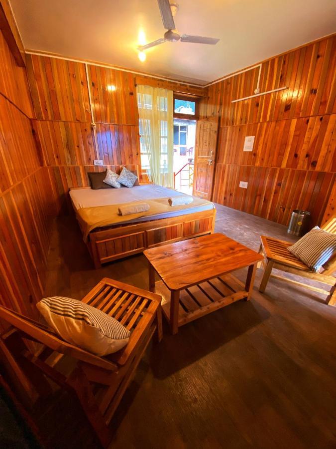 Pine Tower Inn Manāli Eksteriør billede