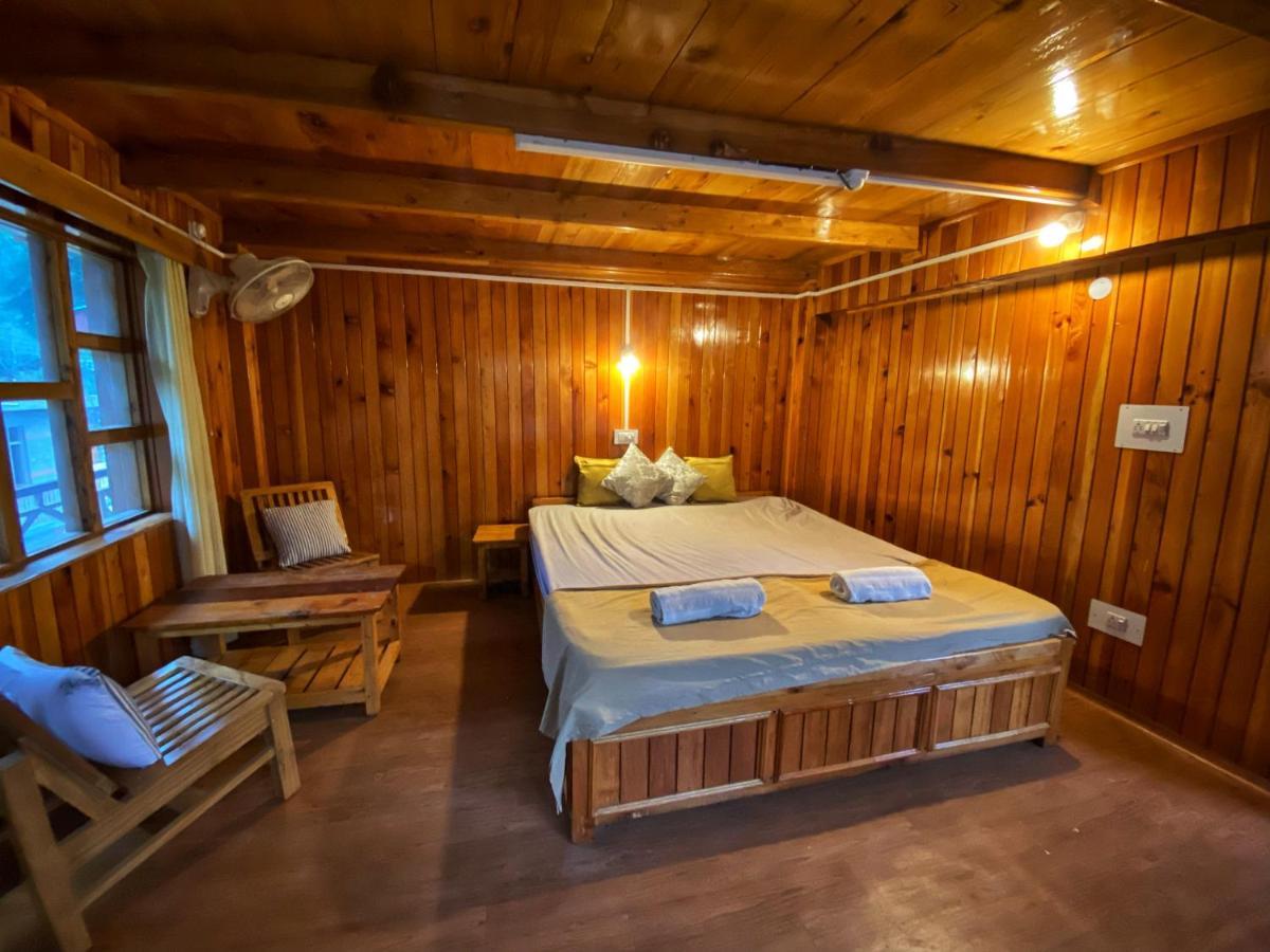 Pine Tower Inn Manāli Eksteriør billede
