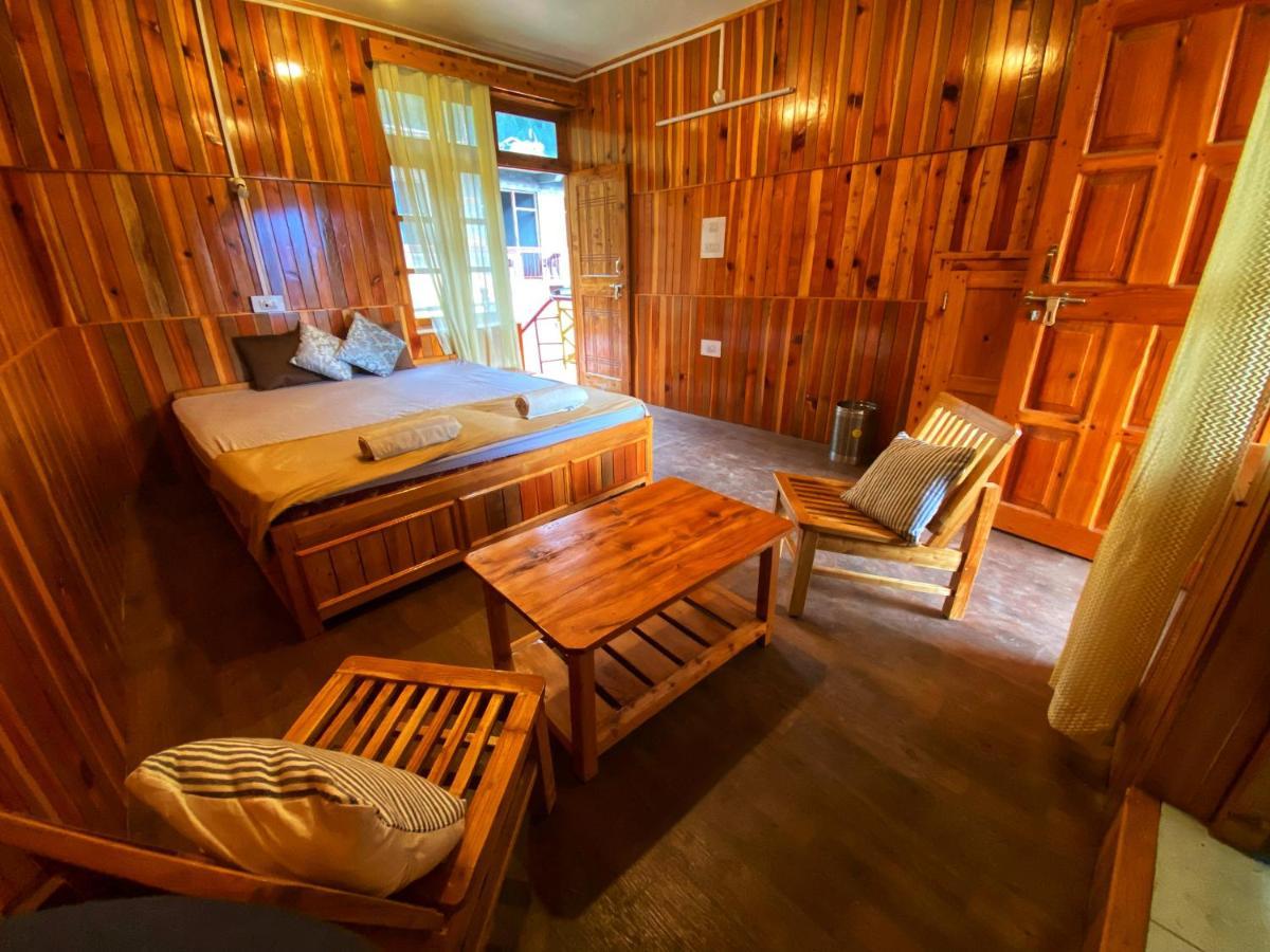 Pine Tower Inn Manāli Eksteriør billede