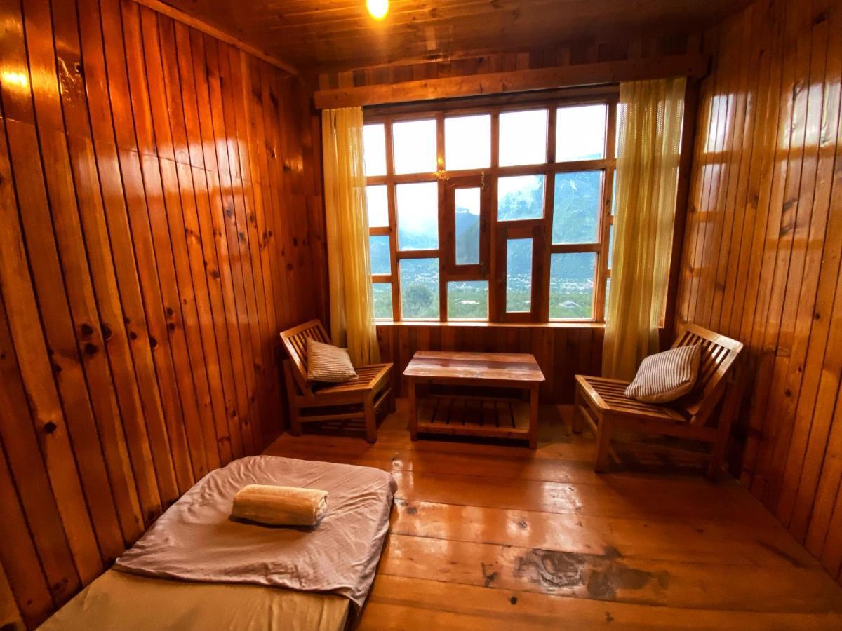 Pine Tower Inn Manāli Eksteriør billede